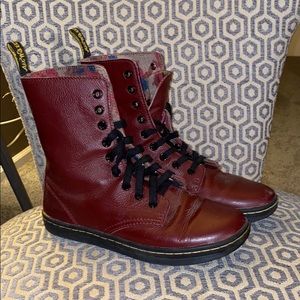 Doc Martens Stratford Size 7 US Maroon